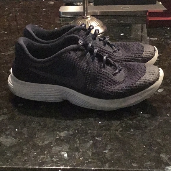 Nike Boys mesh sneakers - Picture 2 of 3